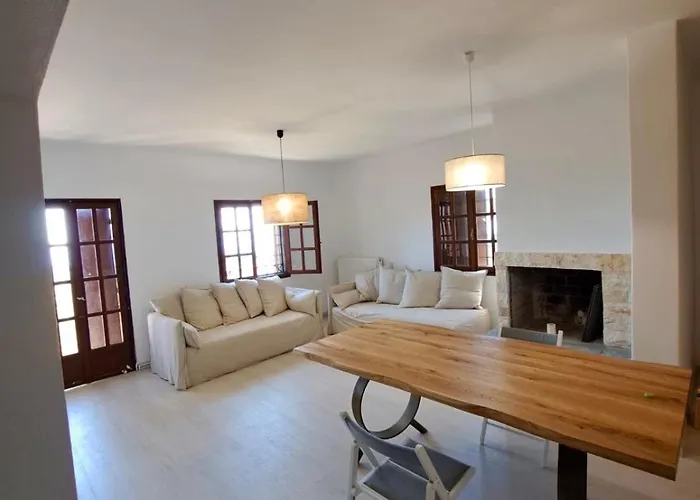 Lejlighed Elena - Renovated Gem With Stunning Sea Views *