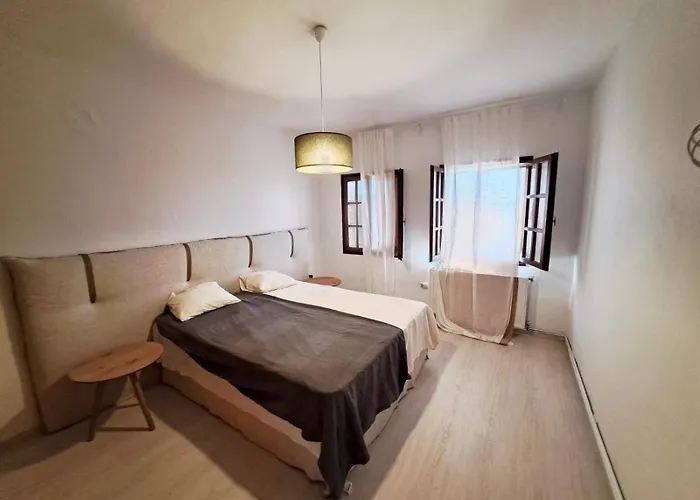 Elena - Renovated Gem With Stunning Sea Views Lejlighed