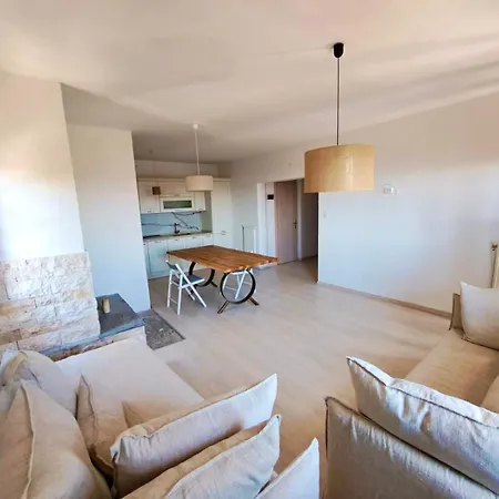 Elena - Renovated Gem With Stunning Sea Views Apartment *