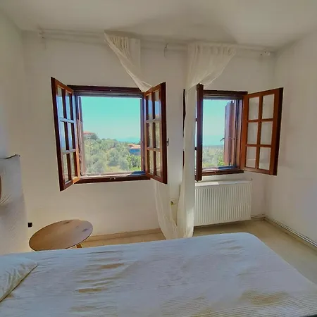 Apartment Elena - Renovated Gem With Stunning Sea Views Neos Marmaras